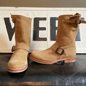 NEVER WORN Frye’s boots